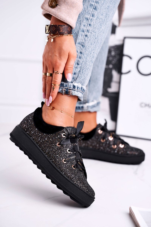 Жіночі кросівки Elegant Leather Laura Messi Black 2045