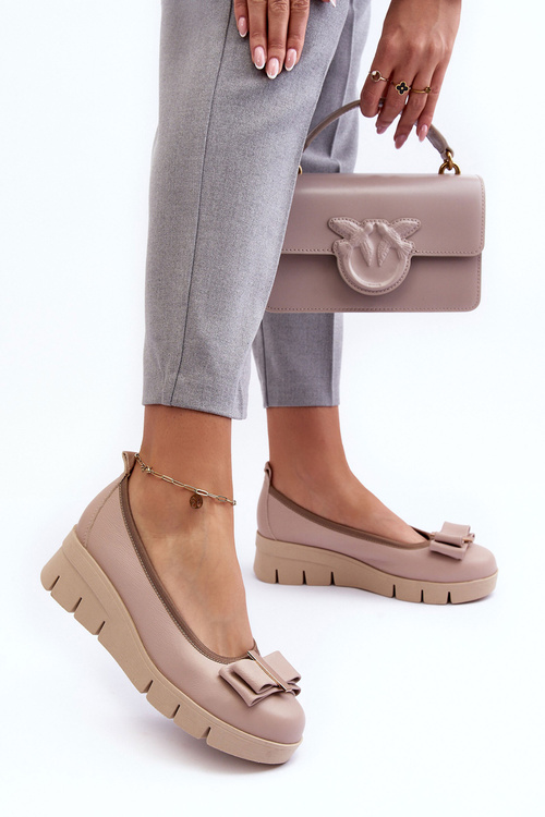 Шкіряні балетки на платформі з орнаментом бежеві Lewski 3384