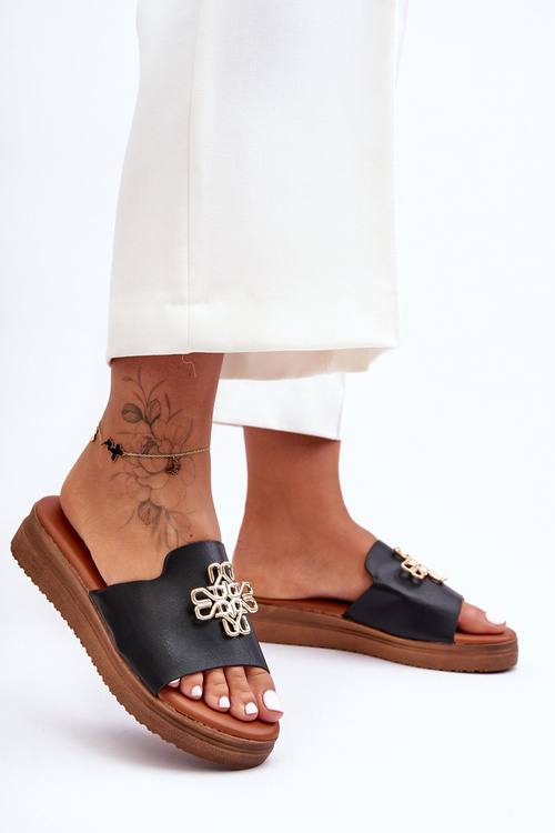 Шкіряні жіночі тапочки на платформі з чорним азерою