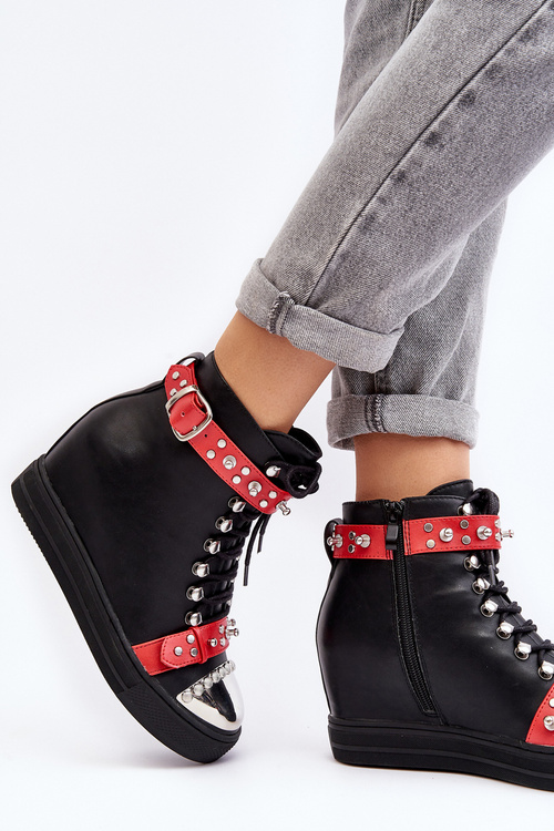 Жіночі утеплені чоботи на танкетці з реактивними замшами, чорні Lu Boo