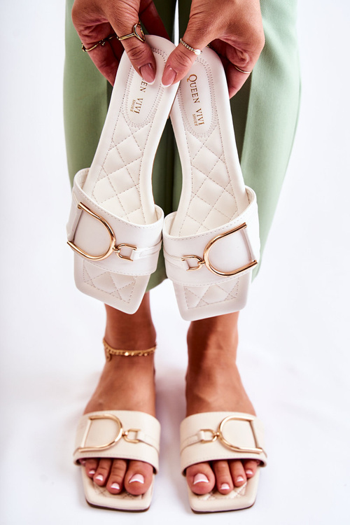 Жіночі класичні шкіряні тапочки з декором білого шила