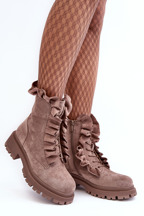 Жіночі замшеві ботильйони на підкладці з пласким каблуком темно-бежевого кольору