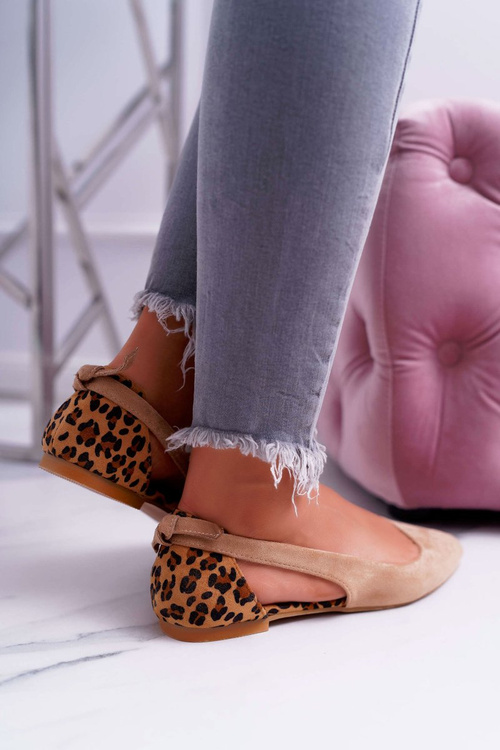 Загострені замшеві бежеві балерини Lu Boo Better