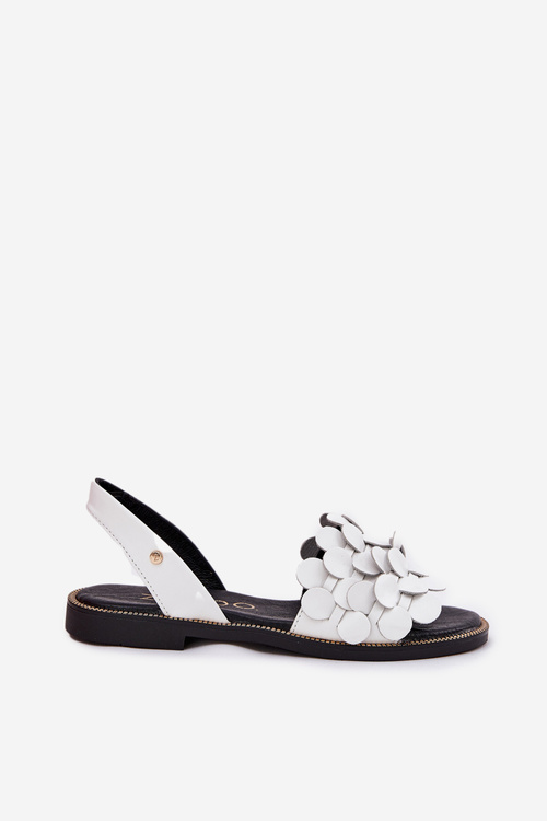 Шкіряні сандалі на плоскому каблуці білі Zazoo 40425