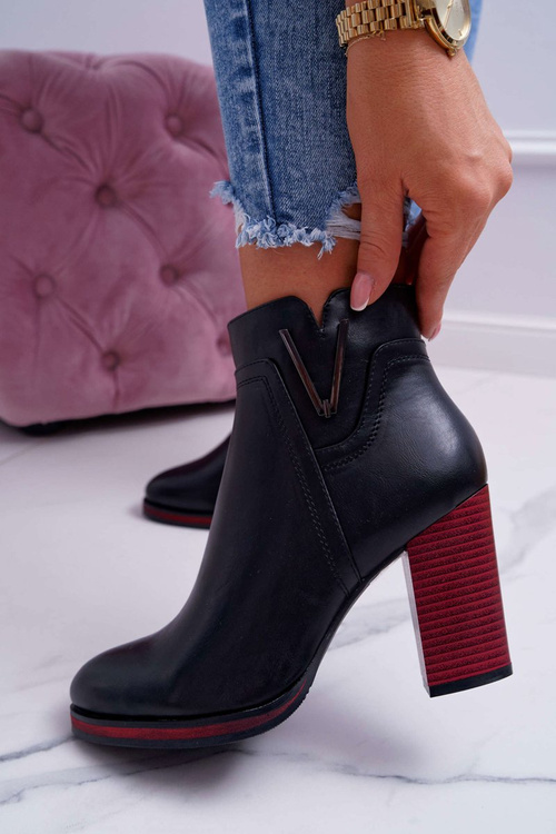 Чоботи жіночі на підборах Sergio Leone чорні BT537