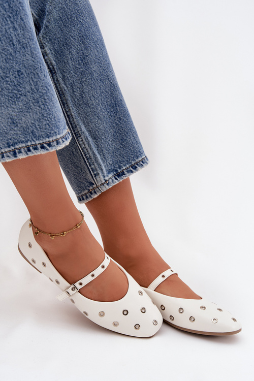 Жіночі балеринки зі срібними елементами білі Marivon