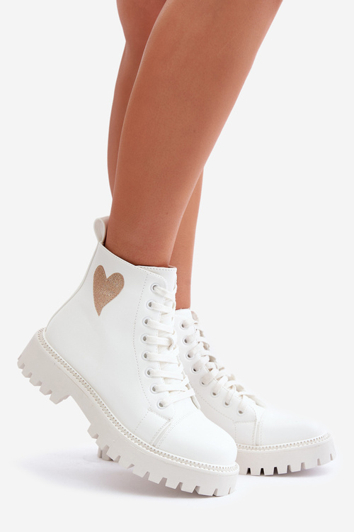Жіночі чоботи на блискавці з декоративним сердечком, білі Obeena