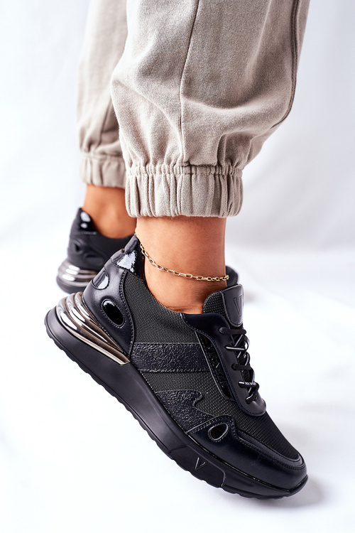 Жіноче спортивне взуття Black Manitoba