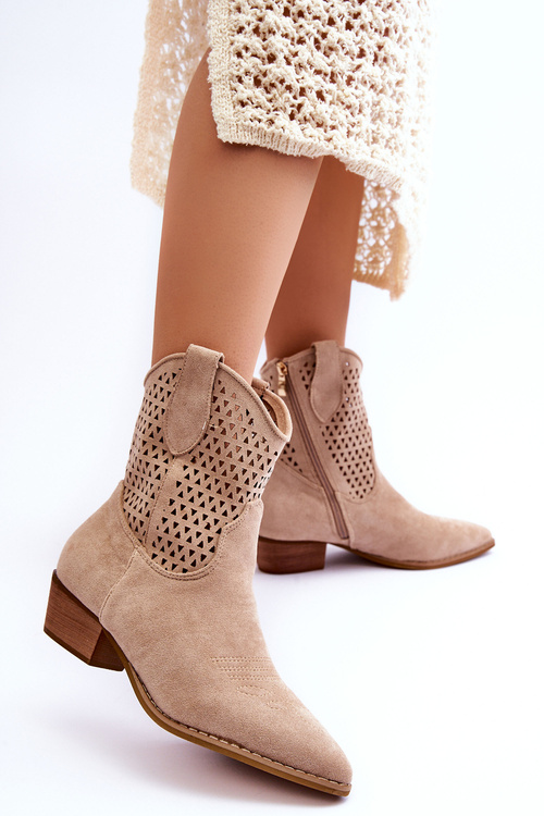 Жіночі ажурні ковбойські чоботи бежевого кольору