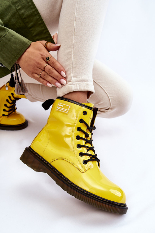 Чоботи жіночі лаковані утеплені GOE II2N4054 Жовті