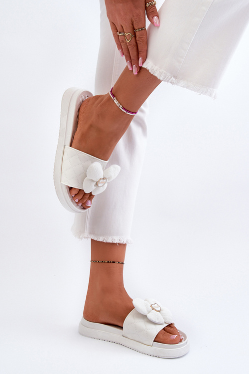 Жіночі сірі босоніжки з декором на низькій платформі Cedrella