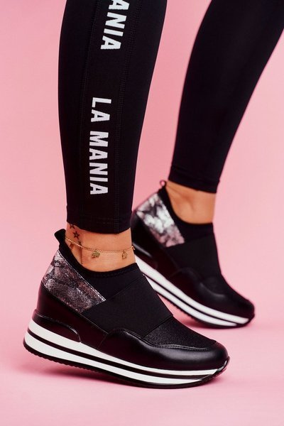 Жіноче спортивне взуття Кросівки Black Cold Play