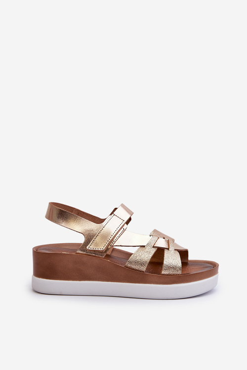 Золоті жіночі шкіряні босоніжки на платформі Zazoo 40397