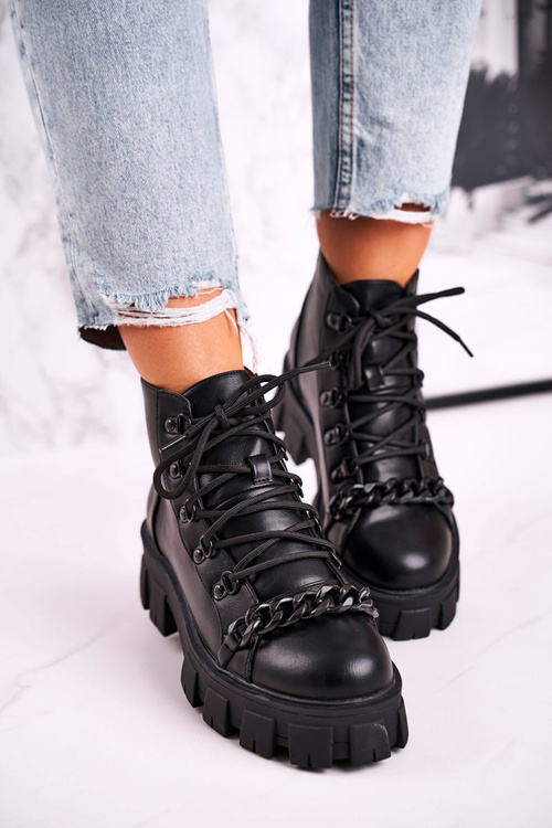 Чоботи жіночі на платформі чорні на ланцюжку