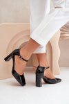 Каблуки з блочною каблуком з лакованої екошкіри чорного кольору Emindria
