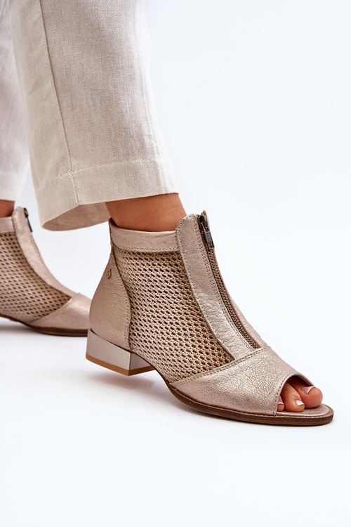 Чоботи жіночі на плоскій підошві Maciejka 06413-25 золото