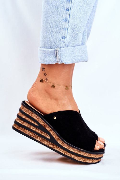 Шкіряні тапочки на танкетці Чорні Nicole 2559