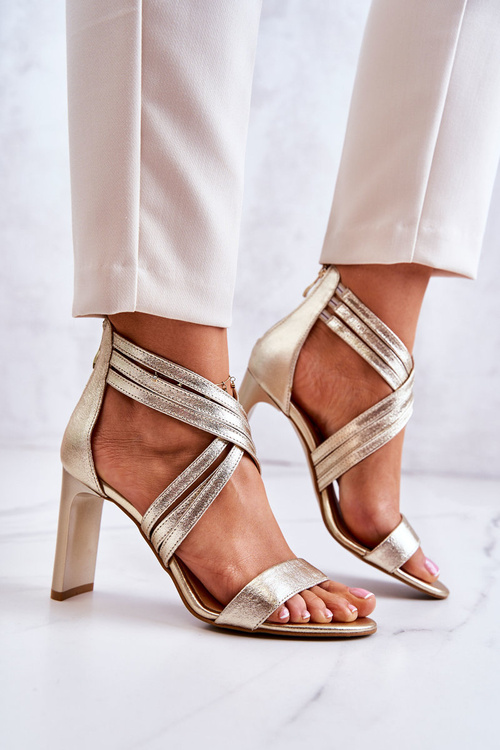 Шкіряні жіночі босоніжки на блискавці Lewski Shoes 3138 золото