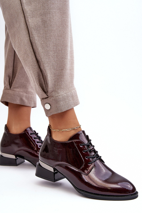 Жіночі лаковані оксфорди бордового кольору Banosa на шнурівці