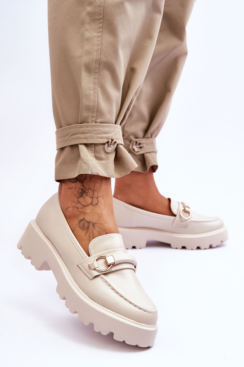 Жіночі шкіряні лофери бежевого кольору Camerin