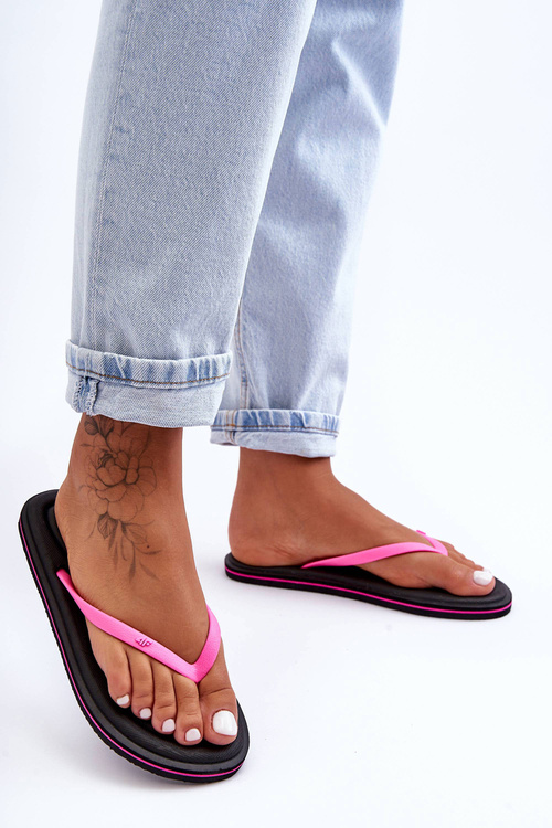 Жіночі класичні шльопанці 4F 4FSS23FFLIF067-21S чорно-рожевий