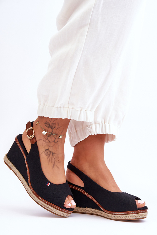 Жіночі класичні босоніжки на танкетці чорні Katie