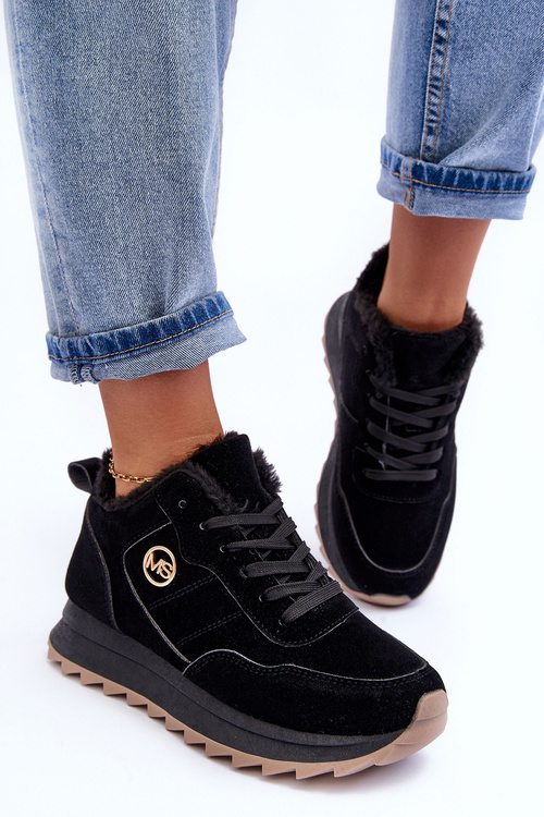 Шкіряне спортивне взуття з утепленою платформою чорного кольору