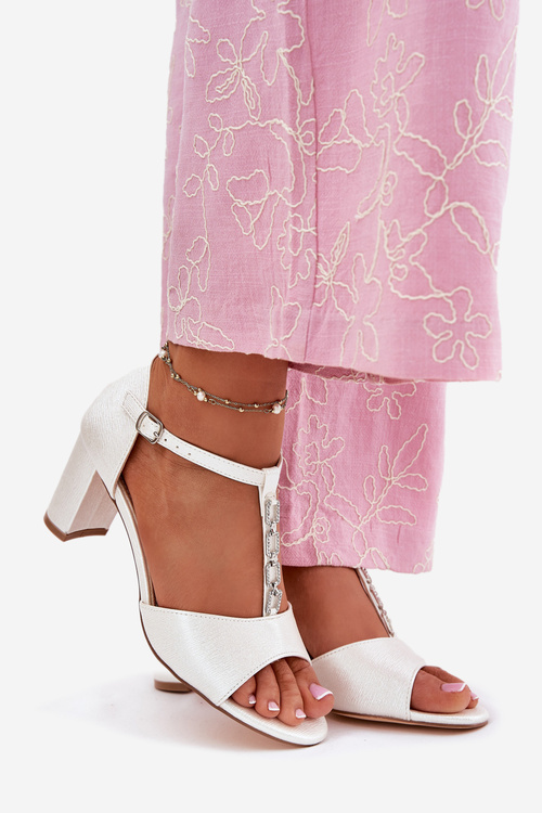 Жіночі Сандалі На Підборах З Декоративним Ремінцем Еко Шкіра Білі Triavera