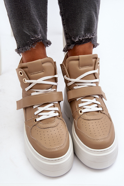 Бежеві жіночі шкіряні кросівки Zazoo 3450