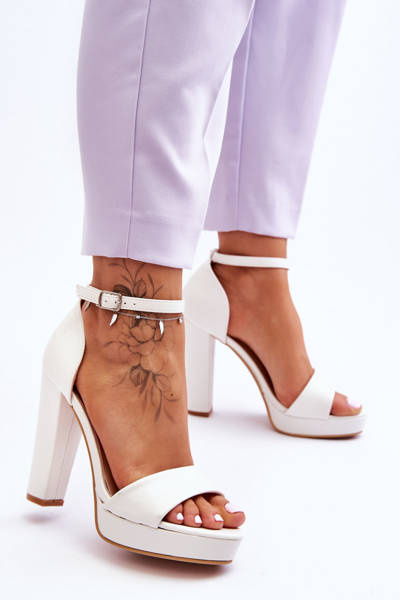 Білі босоніжки на високих підборах Mandy