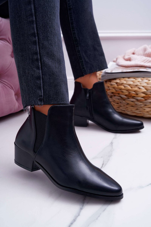 Жіночі черевики на плоскій підошві чорного кольору Murino