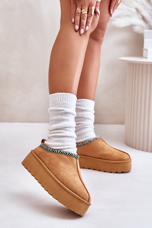 Жіночі тапочки на платформі з вишивкою Нерома