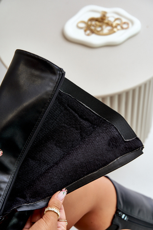 Жіночі утеплені чоботи на підборах із золотою пряжкою чорного кольору Arsisna