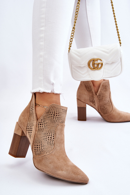Ажурні замшеві чоботи на підборах бежеві Leanna