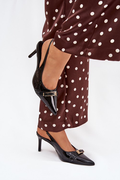 Лаковані Туфлі На Шпильці З Золотою Пряжкою Чорні Vivae