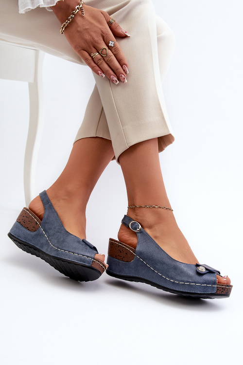 Жіночі легкі босоніжки на танкетці Комфортне взуття синього кольору Efravia