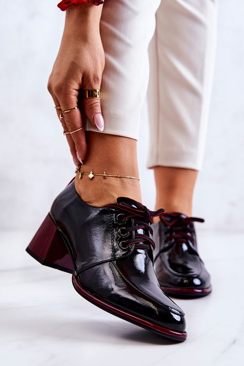 Лаковані туфлі на зав'язках на стовпчику чорно-червоні Esmera