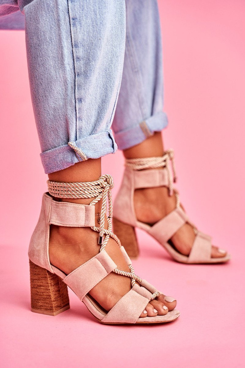 Жіночі босоніжки на шпильці, замшеві, бежеві Amore