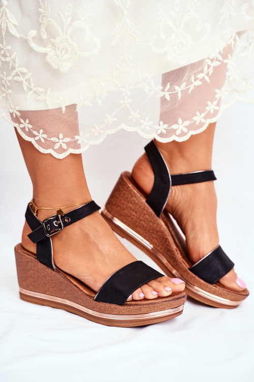 Жіночі босоніжки на танкетці чорні Монро