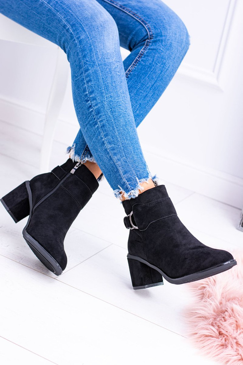 Жіночі чорні черевики на шпильці із замшею Evoret