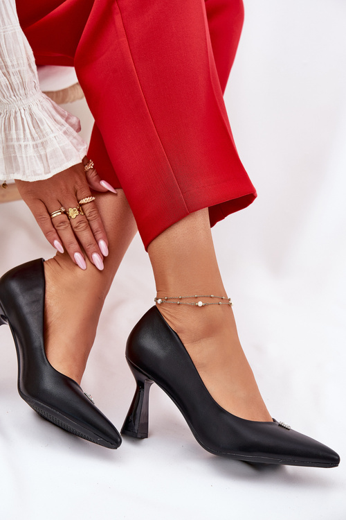 Елегантні туфлі на розширеному каблуці Vinceza 62222 чорні