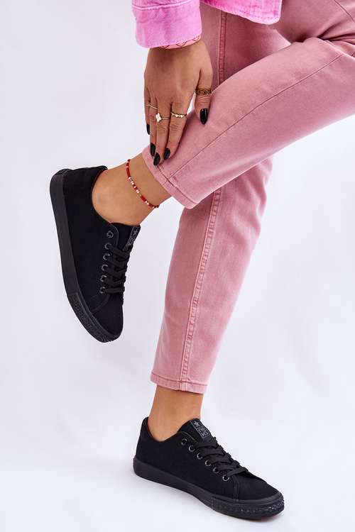 Жіночі класичні кросівки Eleya чорного кольору