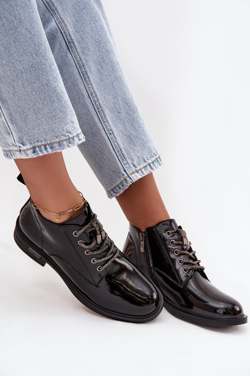 Шкіряні лаковані жіночі ботінки з декоративним шнурівкою D&A MR52-124 Чорні