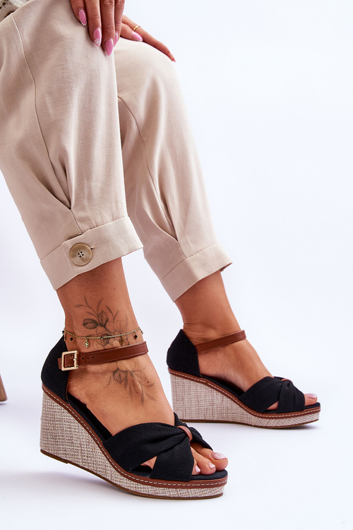 Жіночі босоніжки на танкетці Black Daphne