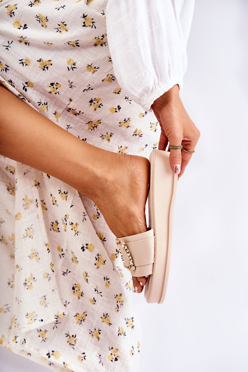 Жіночі модні шкіряні тапочки бежеві Adaline