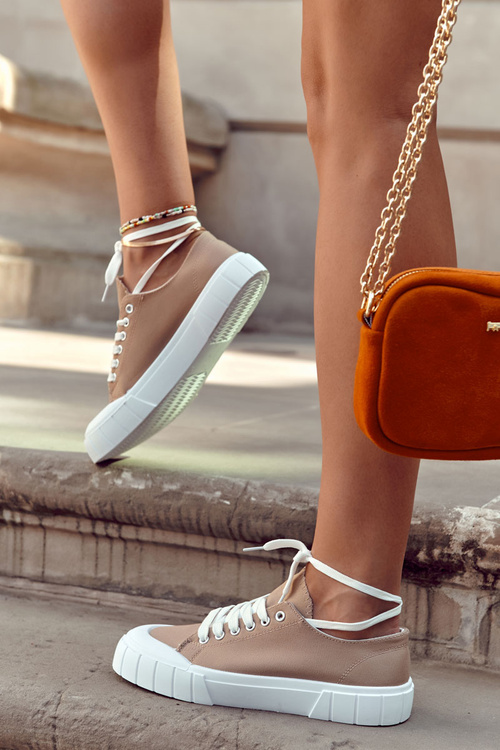 Жіночі кросівки на платформі коричневого кольору