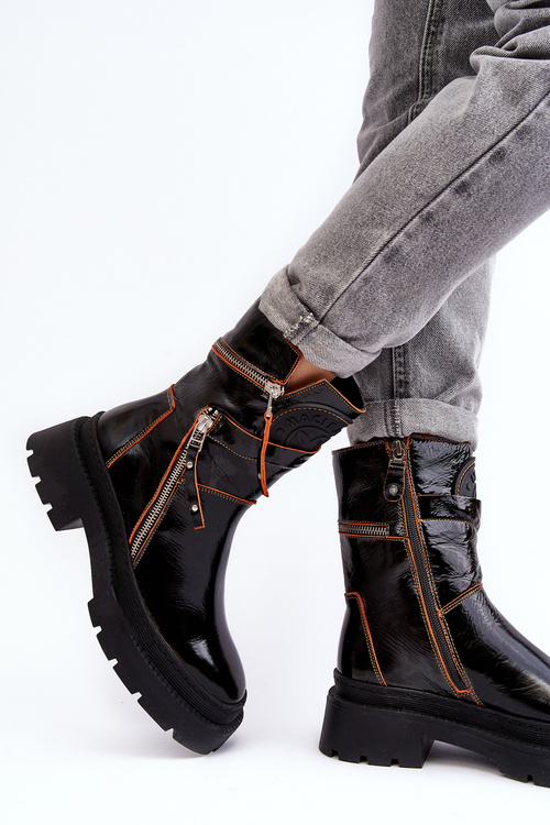 Жіночі глянцеві шкіряні чоботи на блискавці Maciejka 06238-18 Чорні