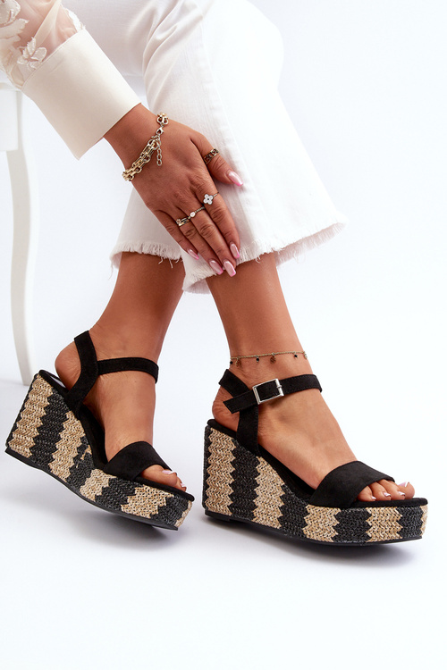 Жіночі босоніжки на танкетці з косою Чорні Reviala