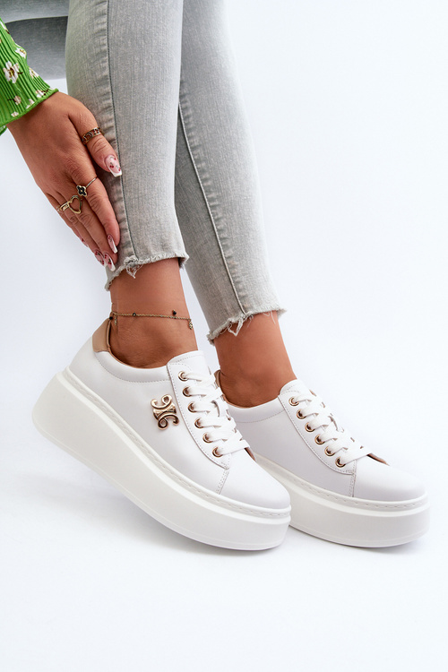 Білі жіночі шкіряні кросівки на платформі Pernalia