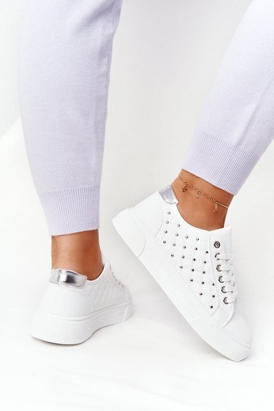 Жіночі кросівки зі стьобанням біло-сріблястого кольору